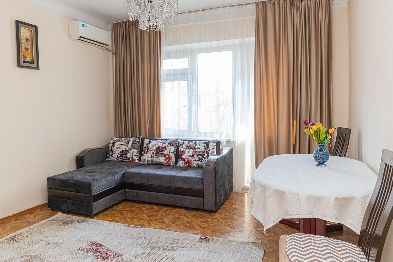 Reliablehouse Квартира В Самом Центре Города Lägenhet Alma-Ata Exteriör bild