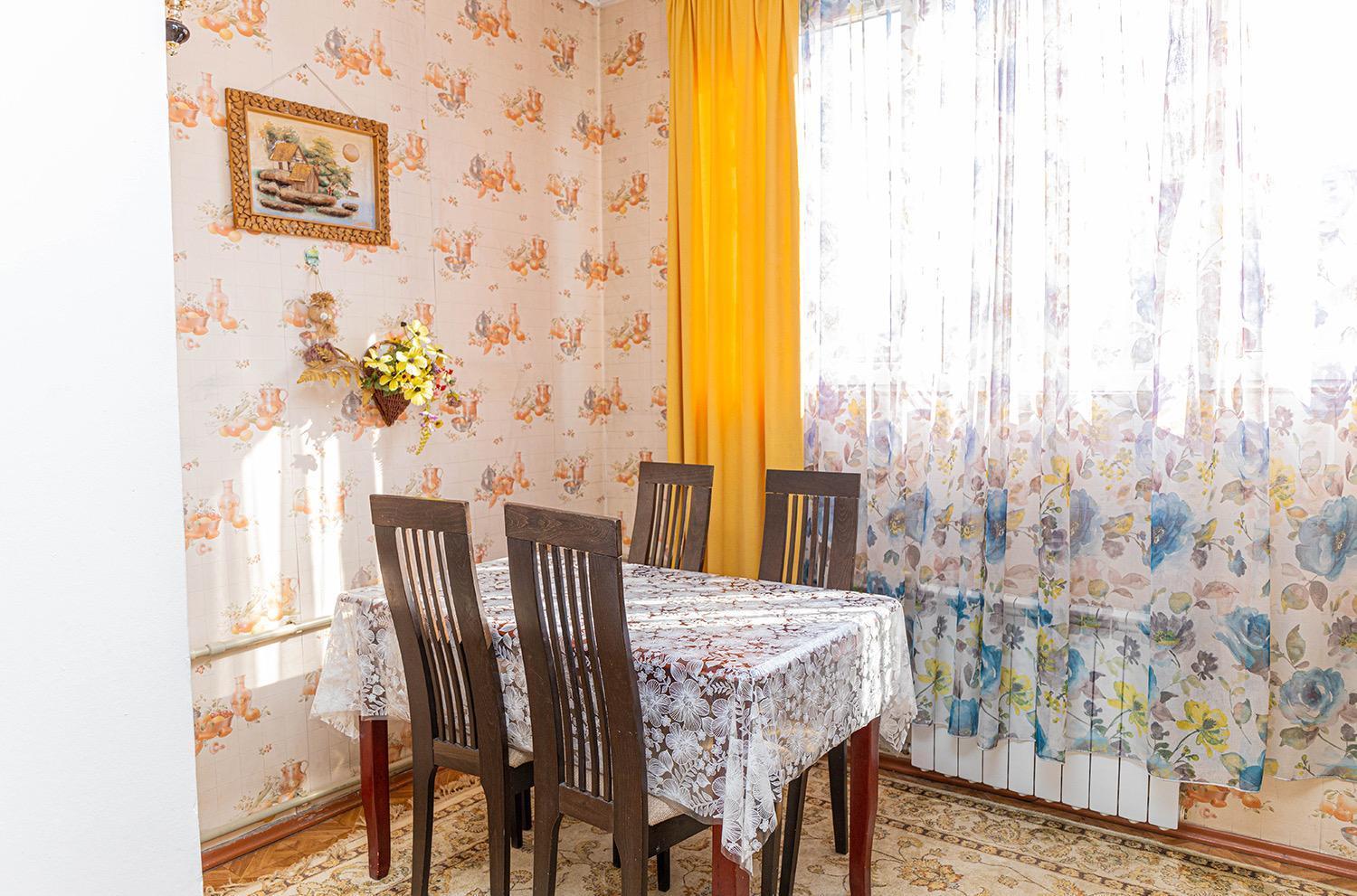 Reliablehouse Квартира В Самом Центре Города Lägenhet Alma-Ata Exteriör bild